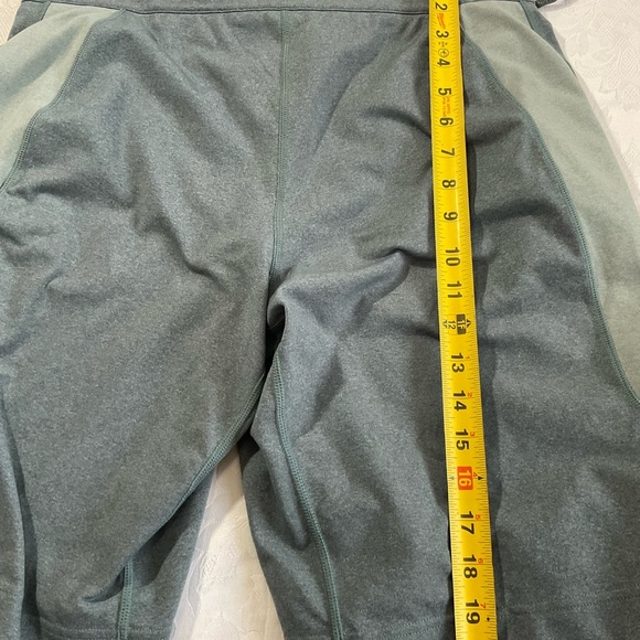 Lululemon Men’s Shorts W Liner Size Medium Sage Green Drawstring Front Yoga Wear - Picture 8 of 8